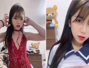 Gái xinh có sở thích lên mạng khoe bướm xinh