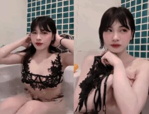 Clip sex gái xinh vú to da trắng đôi mắt đa tình